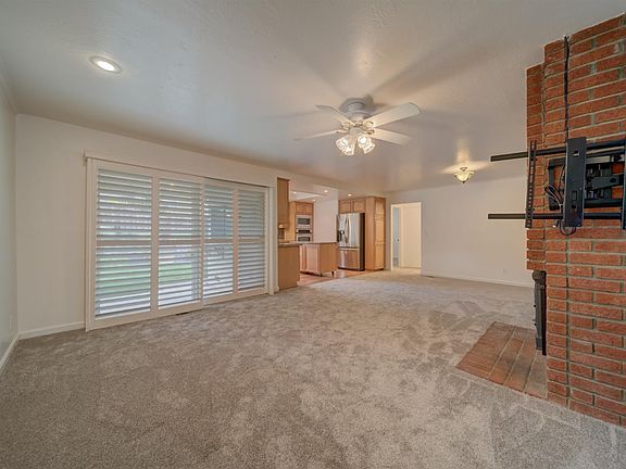 4th image of 4715 Georgia Street