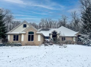 1510 Baldwin Rd, Fenton, MI 48430