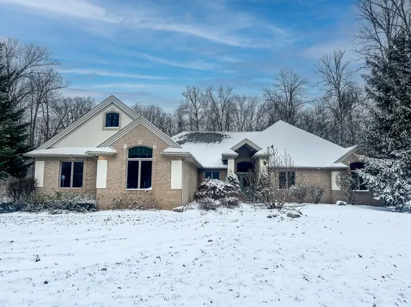1510 Baldwin Rd, Fenton, MI 48430