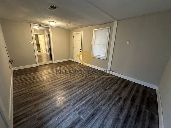3rd image of 2300 S A St #7A0680657