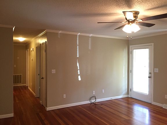 2nd image of 411 Willow Branch Dr