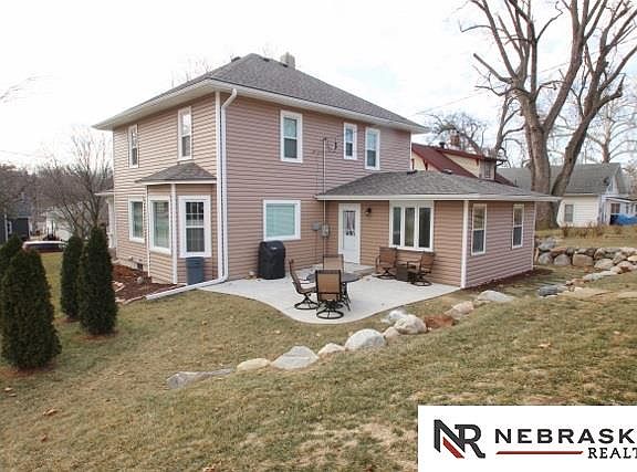 2nd image of 906 Avenue D