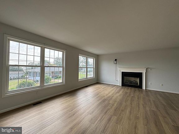 4th image of 3902 Bayview Dr
