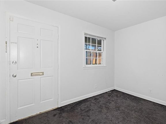 3rd image of 2810 Carriage Dr APT D