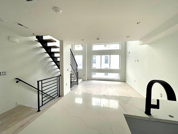 2nd image of 2611 E Boston Ave #2R