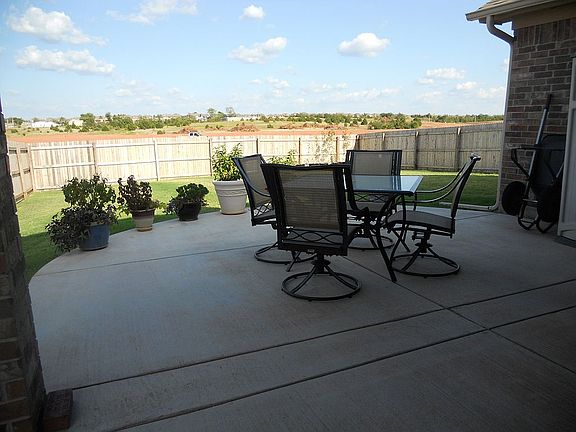 Very large patio- faces east