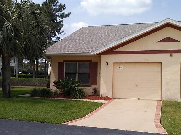 3rd image of 3200 Queen Palms Ct