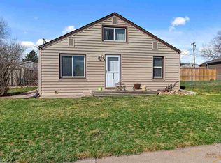 1103 N 7th St, Rapid City, SD 57701