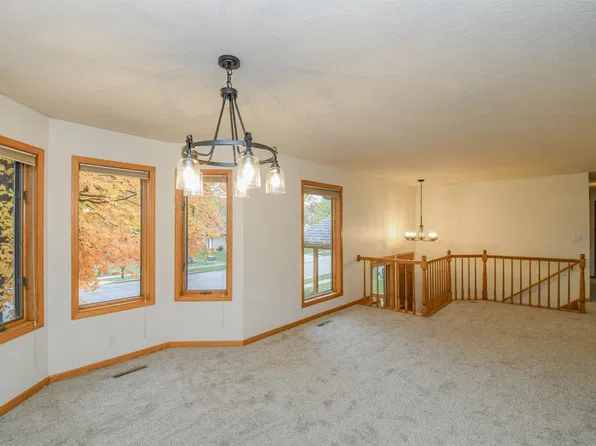 5008 S Twin Ridge Rd, Sioux Falls, SD 57108