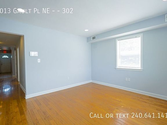 3rd image of 4013 Gault Pl NE Unit 302