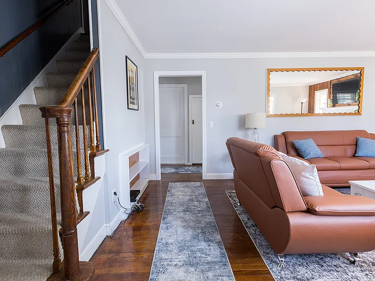 30 Florence Ave — Photo 9