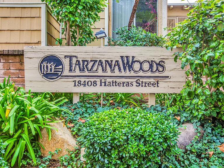 18408 Hatteras St #27 — Photo 11