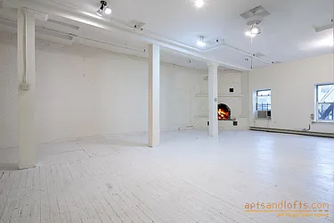 Rented by aptsandlofts.com