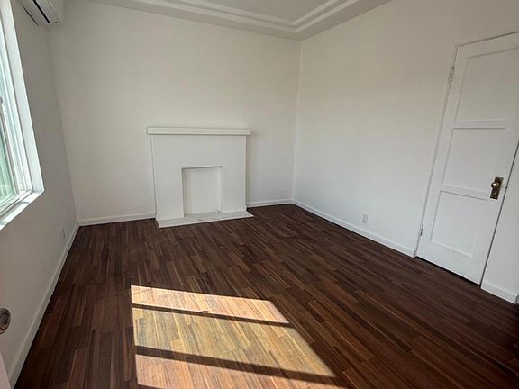 3rd image of 1139 23rd St APT B