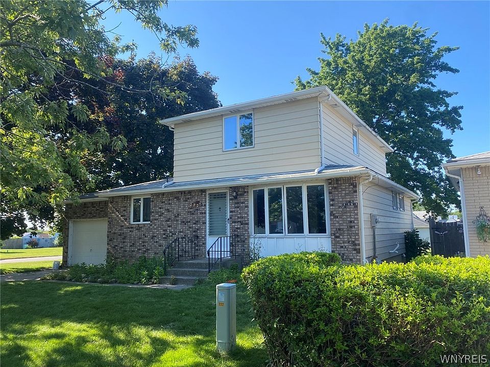 1st image of 222 Castlewood Dr