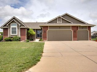 2612 N Meadow Oaks Ct, Wichita, KS 67220