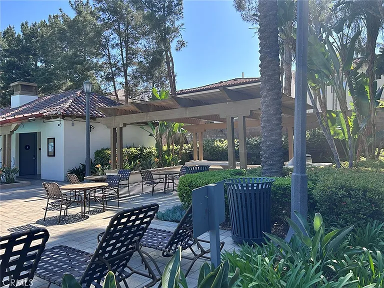 3506 Orangewood — Photo 17