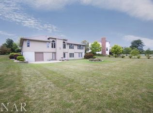 111 Meadow Dr, Lexington, IL 61753