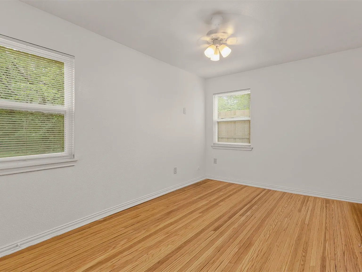 2 bed, 890 sqft, $1,750 — Photo 4