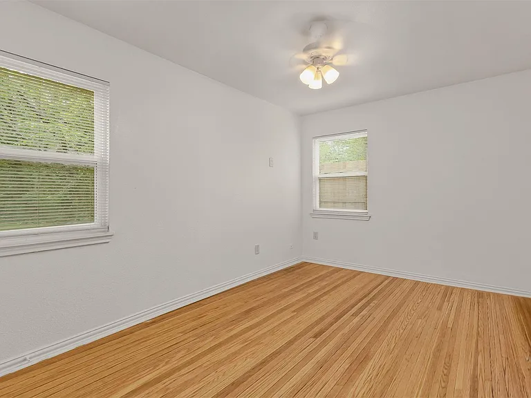 3004 Ballinger Dr — Photo 4