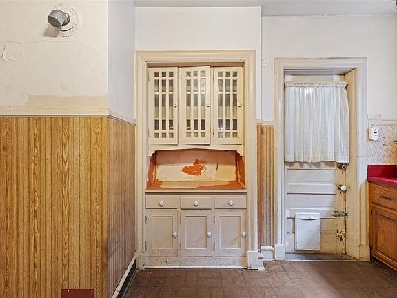 5th image of 1015 N Edgefield Ave
