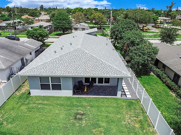 4th image of 213 SW 6th Avenue