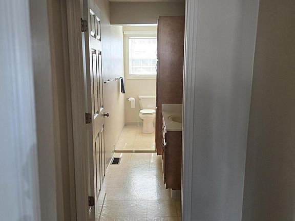 5th image of 1308 E Chilhowie Ave