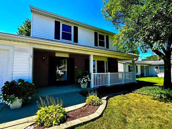 1088 Mill Creek Dr, Buffalo Grove, IL 60089