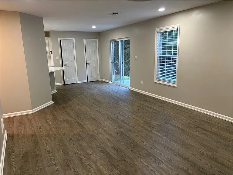1105 Trumpet Vine Ct SE — Photo 10
