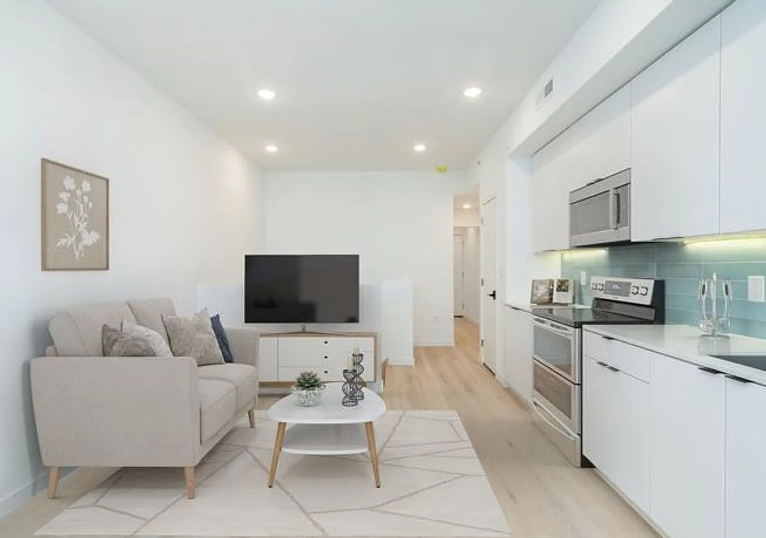 2720 N Hope St — Photo 3