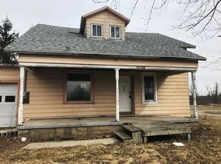 1203 N Fox Farm Rd, Warsaw, IN 46580