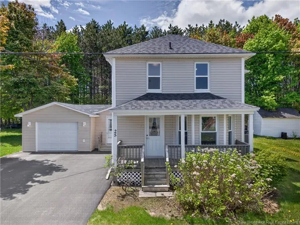 25 Knox St, Miramichi, NB E1N 4K3
