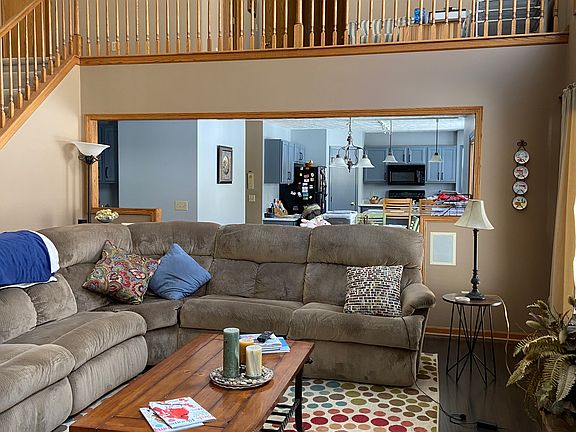 5th image of 416 Woodcrest Dr