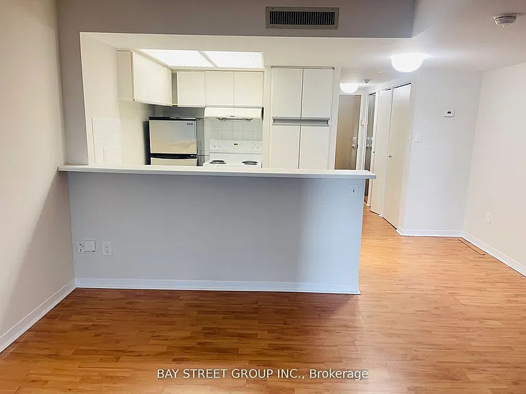 1001 Bay St #2213 — Photo 12