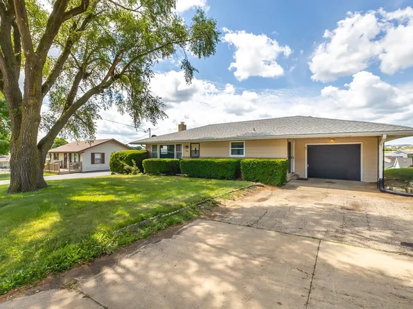 2955 John F Kennedy Rd, Dubuque, IA 52002