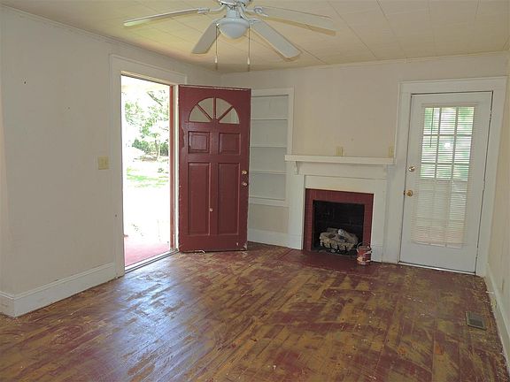 4th image of 200 Florence St