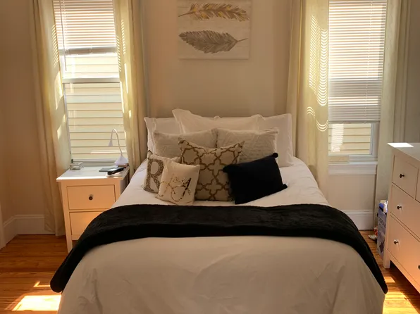 212 L St #3, South Boston, MA 02127