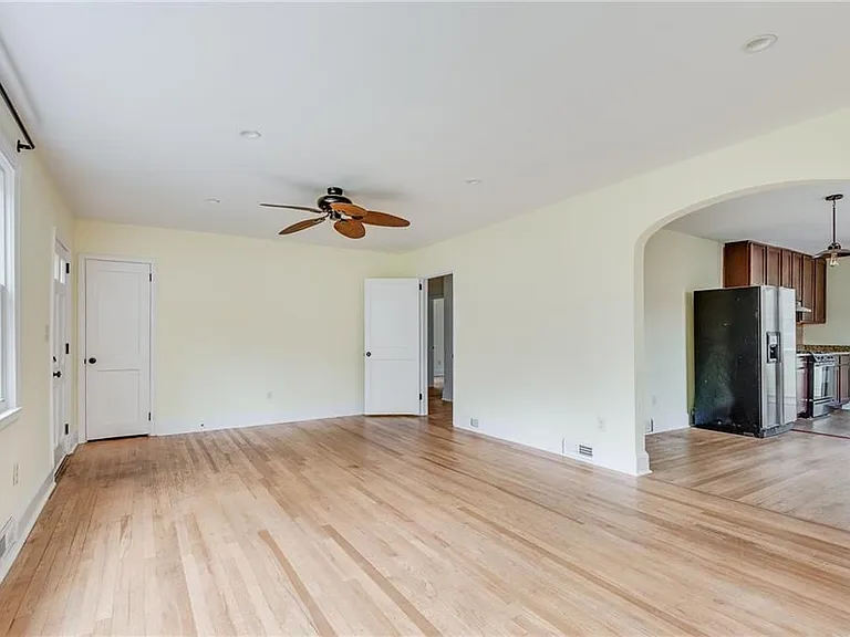 1287 Eastland Rd — Photo 11