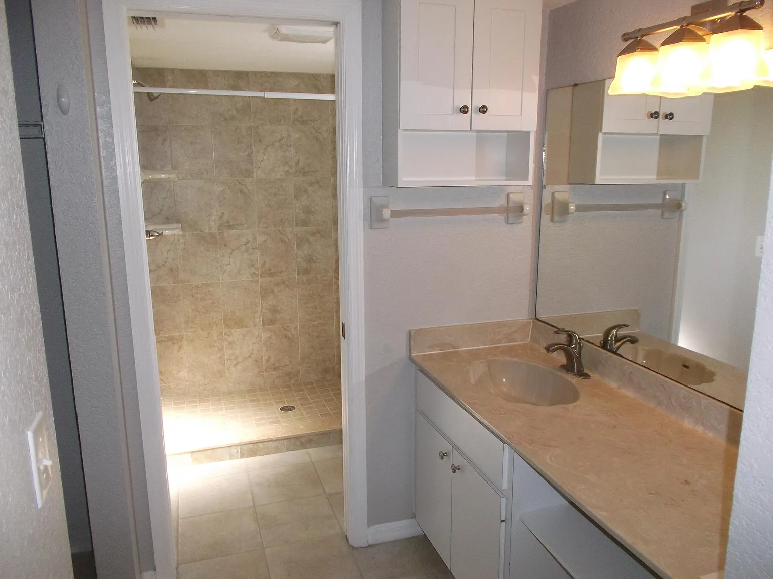 449 Royal Poinciana — Photo 4