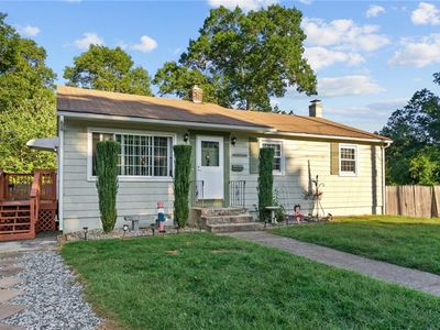 81 Pembroke Ln, Coventry, RI, 02816