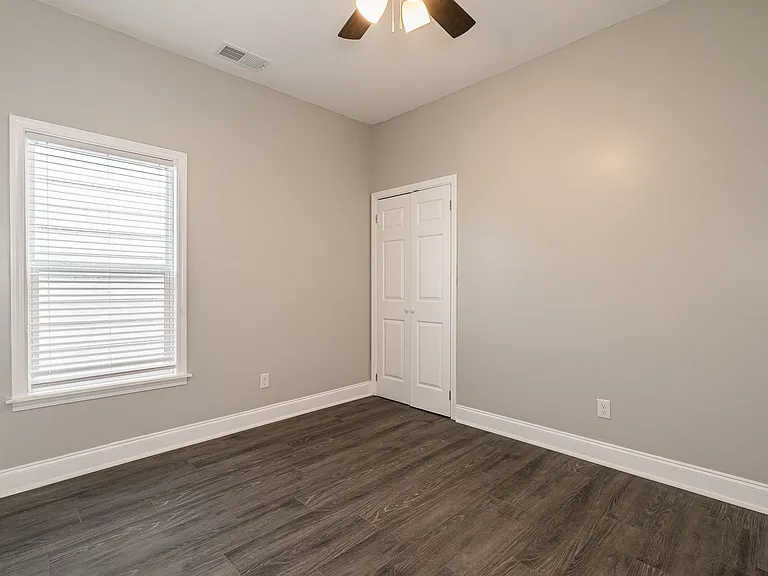 806 Longfield Ave — Photo 23