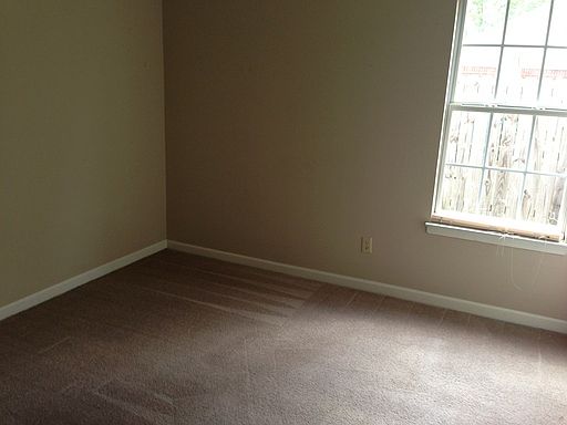 4th image of 2633 S Avalon Dr