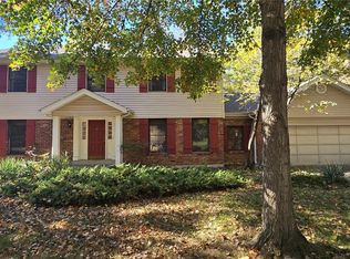 939 Wynhaven Ln, Ballwin, MO