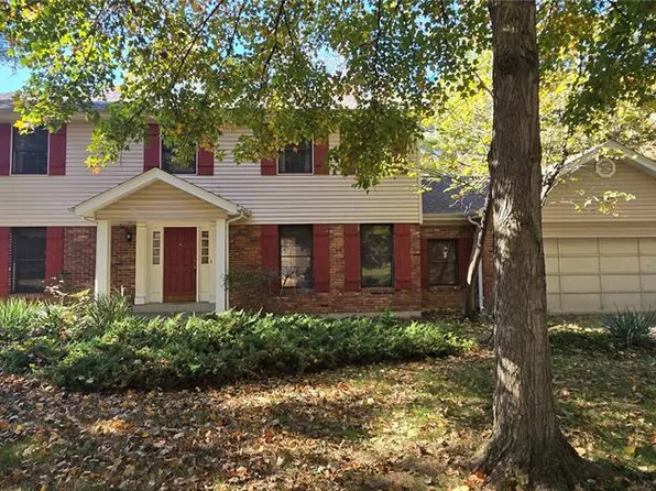 939 Wynhaven Ln, Ballwin, MO 63011