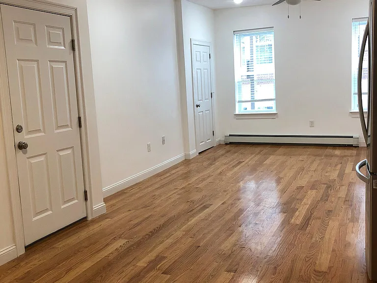 12 Hull St #1 — Photo 4