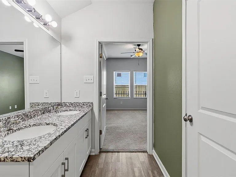 111 Bering Dr — Photo 14