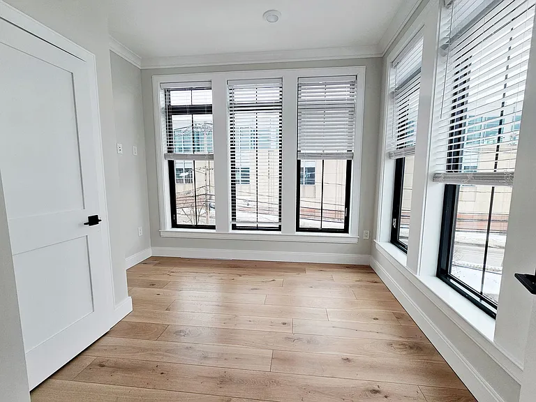 157 Everett St #103 — Photo 6