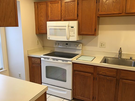 3rd image of 7304 Eastgate Ln
