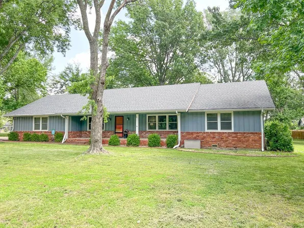 2724 Fairway Dr, Independence, KS 67301