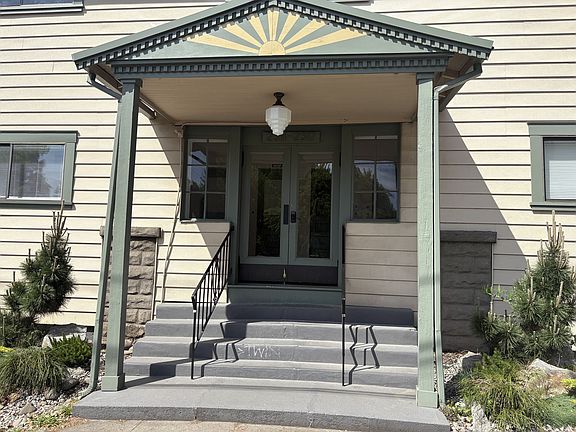 2nd image of 2311-2317 SE Hawthorne Blvd #2311